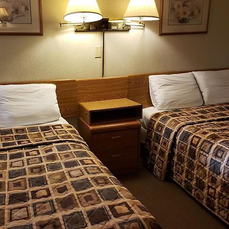 Skyview Swift Current Hotel Екстериор снимка