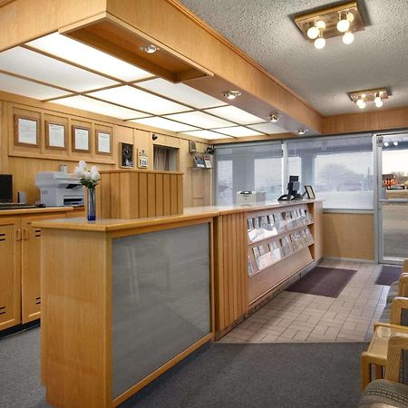 Skyview Swift Current Hotel Екстериор снимка