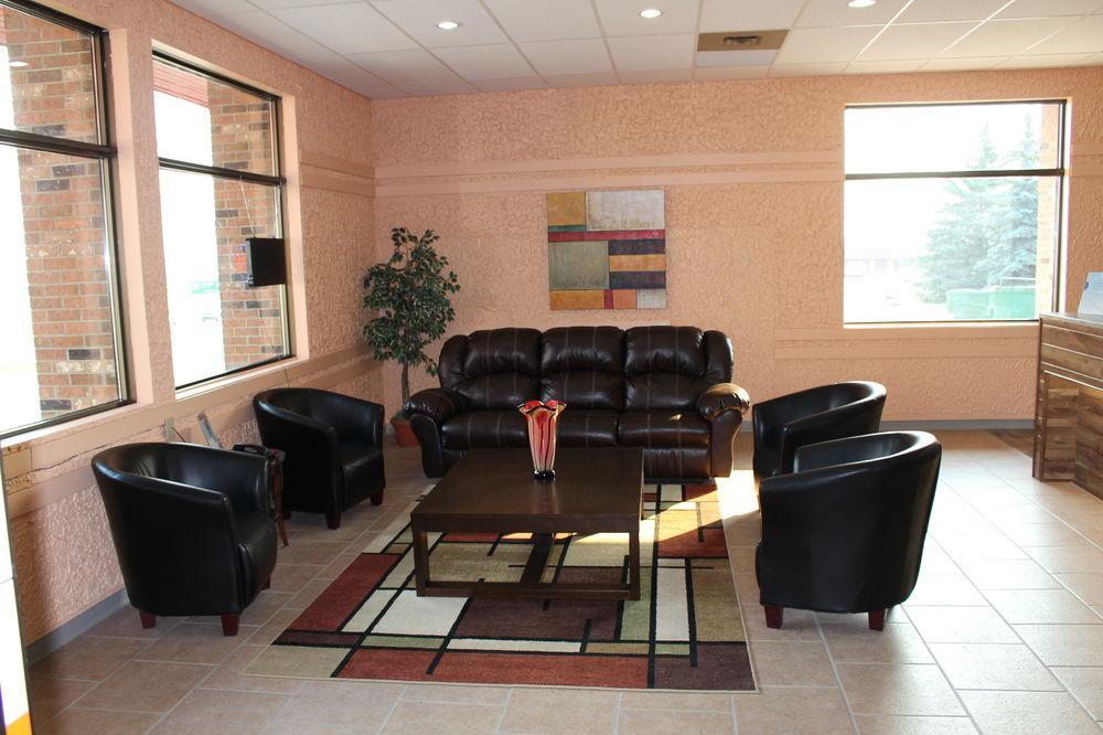 Skyview Swift Current Hotel Екстериор снимка