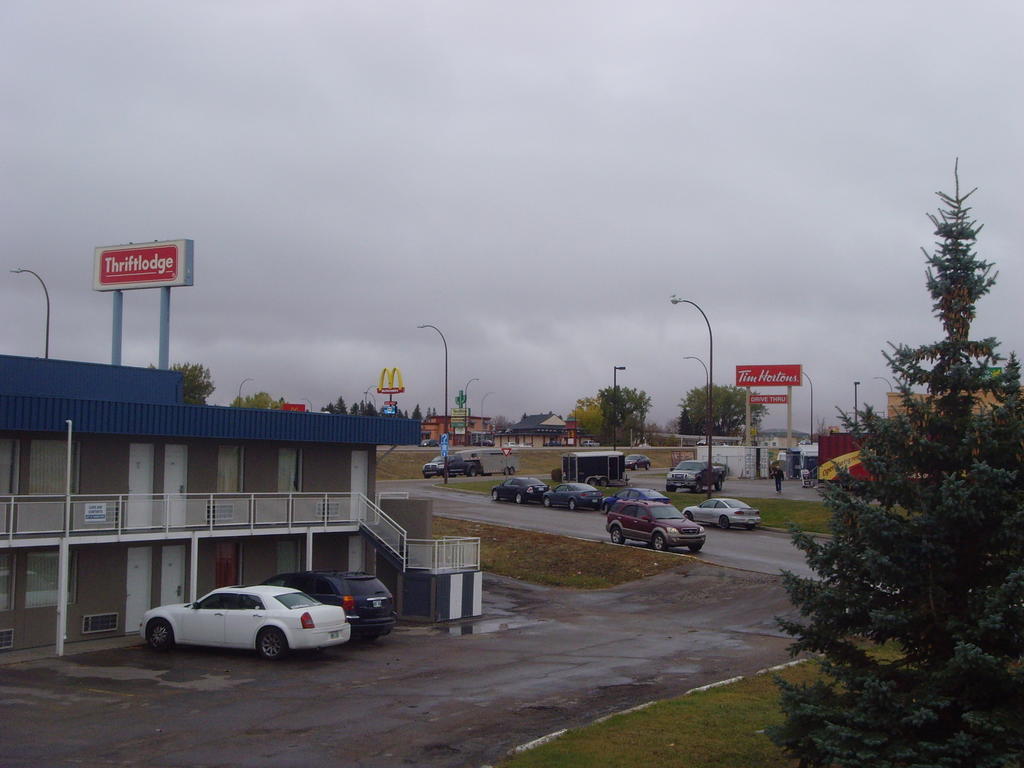 Skyview Swift Current Hotel Екстериор снимка