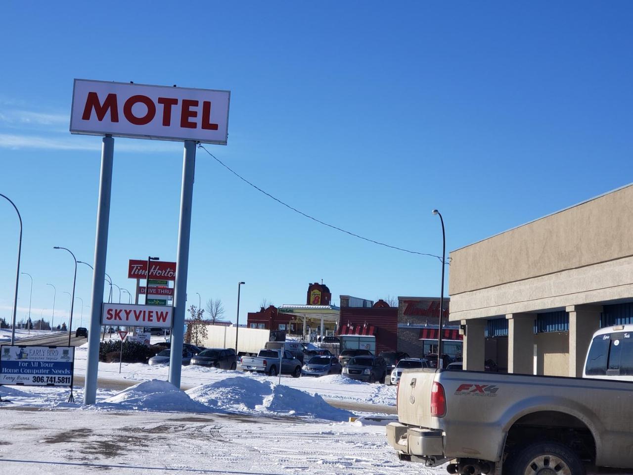 Skyview Swift Current Hotel Екстериор снимка